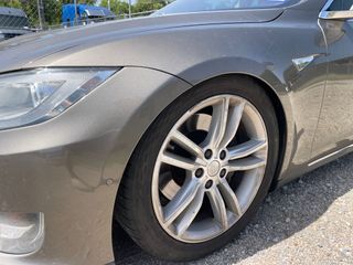 2015 Tesla Model S - Primary Damage Left Image